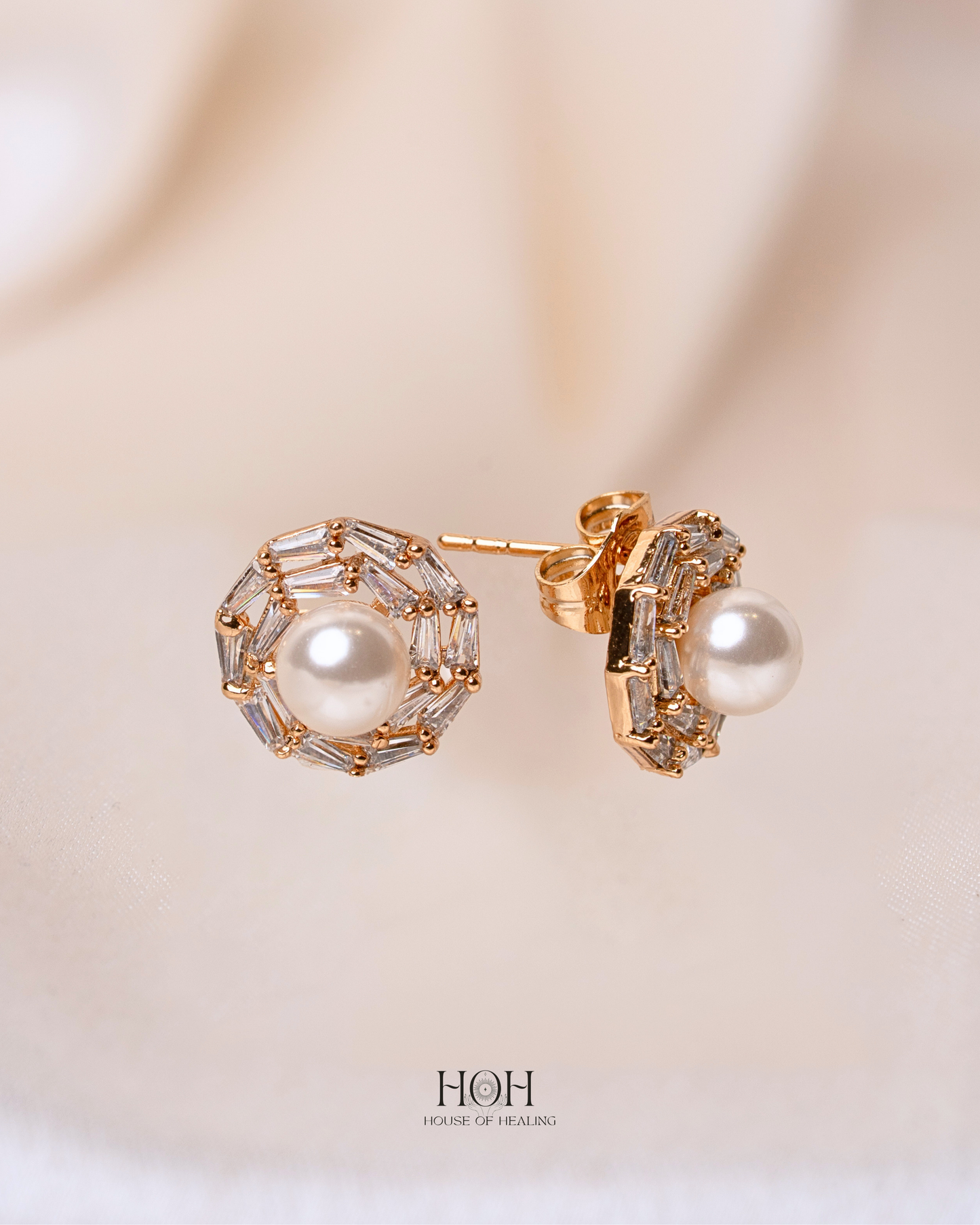 The Orbit Pearl Stud