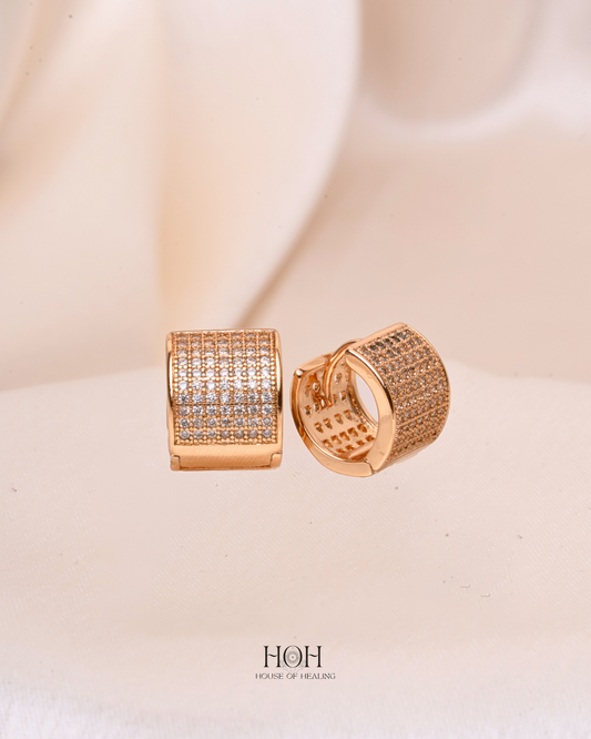 The Barrel Pave Huggie